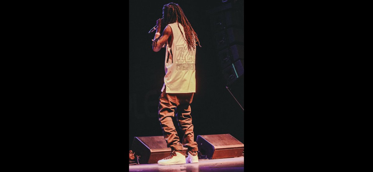 wattchamberlin's tweet photo. Wen I opened up 4 da homie @markbattles317 #Bonkers https://t.co/AaukK1ntDE
