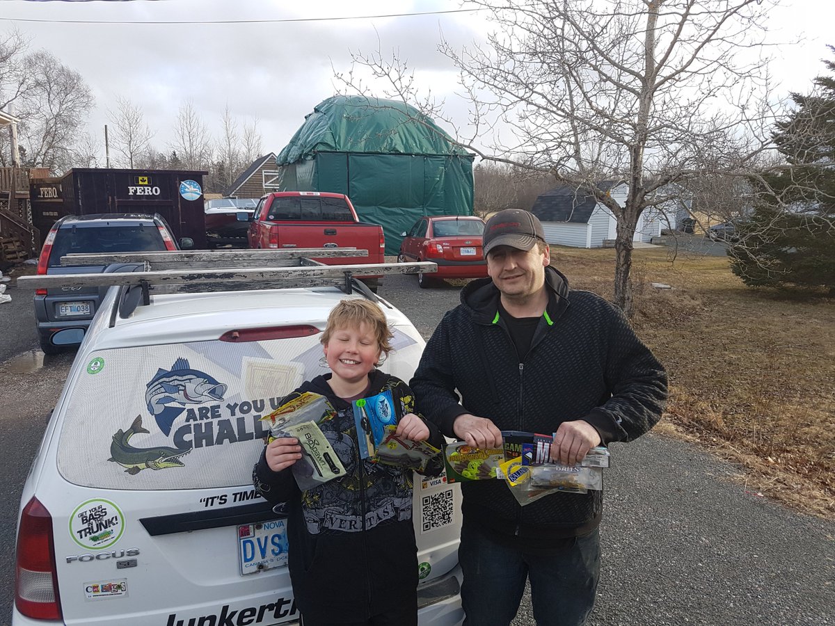 LunkerTrunk's tweet photo. The trunk engages and interacts with customers by hosting tournaments and online challenges as a part of our core service. Each member gets a kit with some great tackle provide by our sponsors #ItsTimeToCatchAFish #Fishing https://t.co/ccmdLLrX6f
