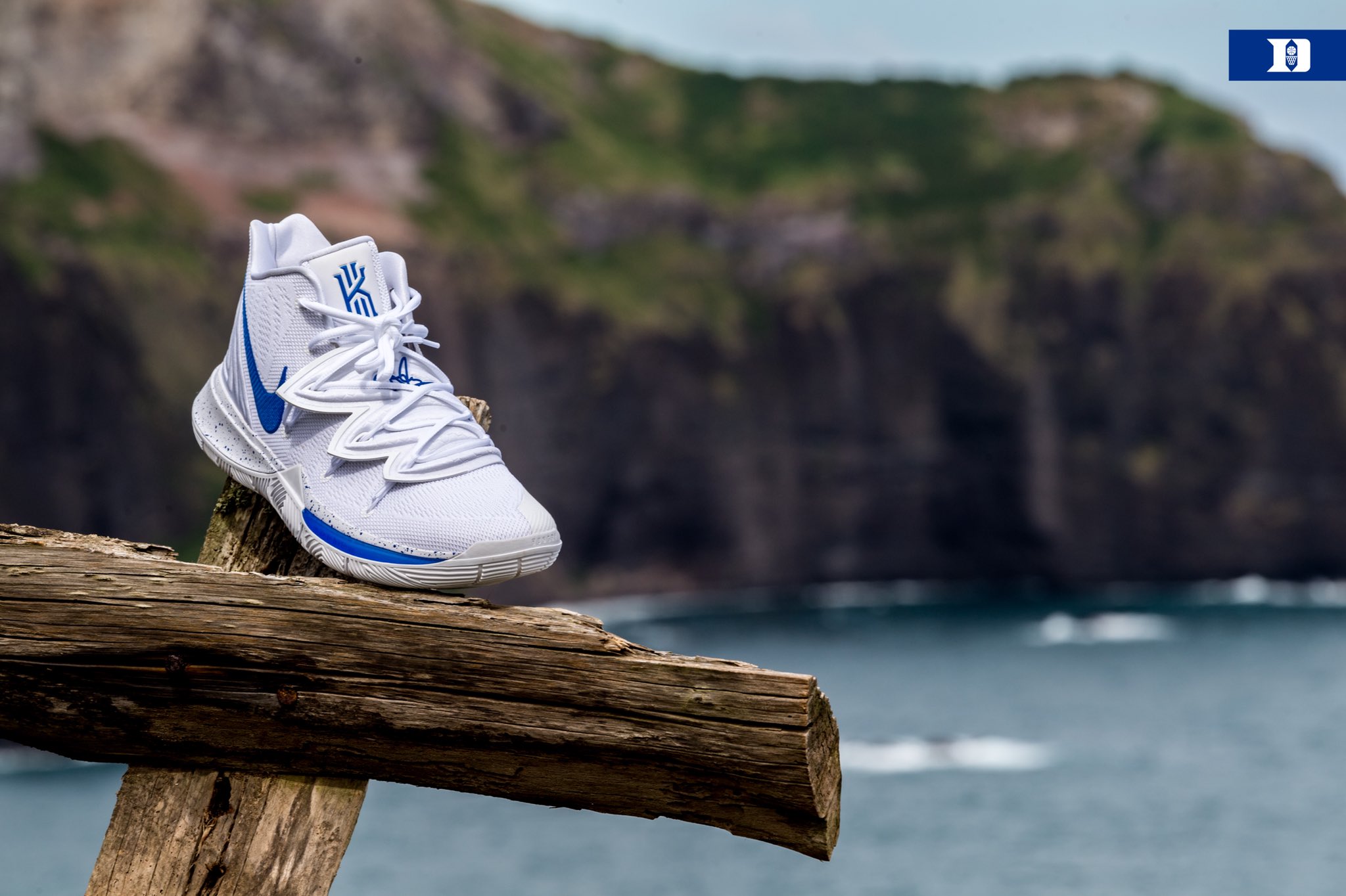 Duke Men s Basketball on X Warm island. Icy kicks. Breaking out the Kyrie 5 Duke PEs today in Maui. DukeKicks https t R3UiJ6URtP X