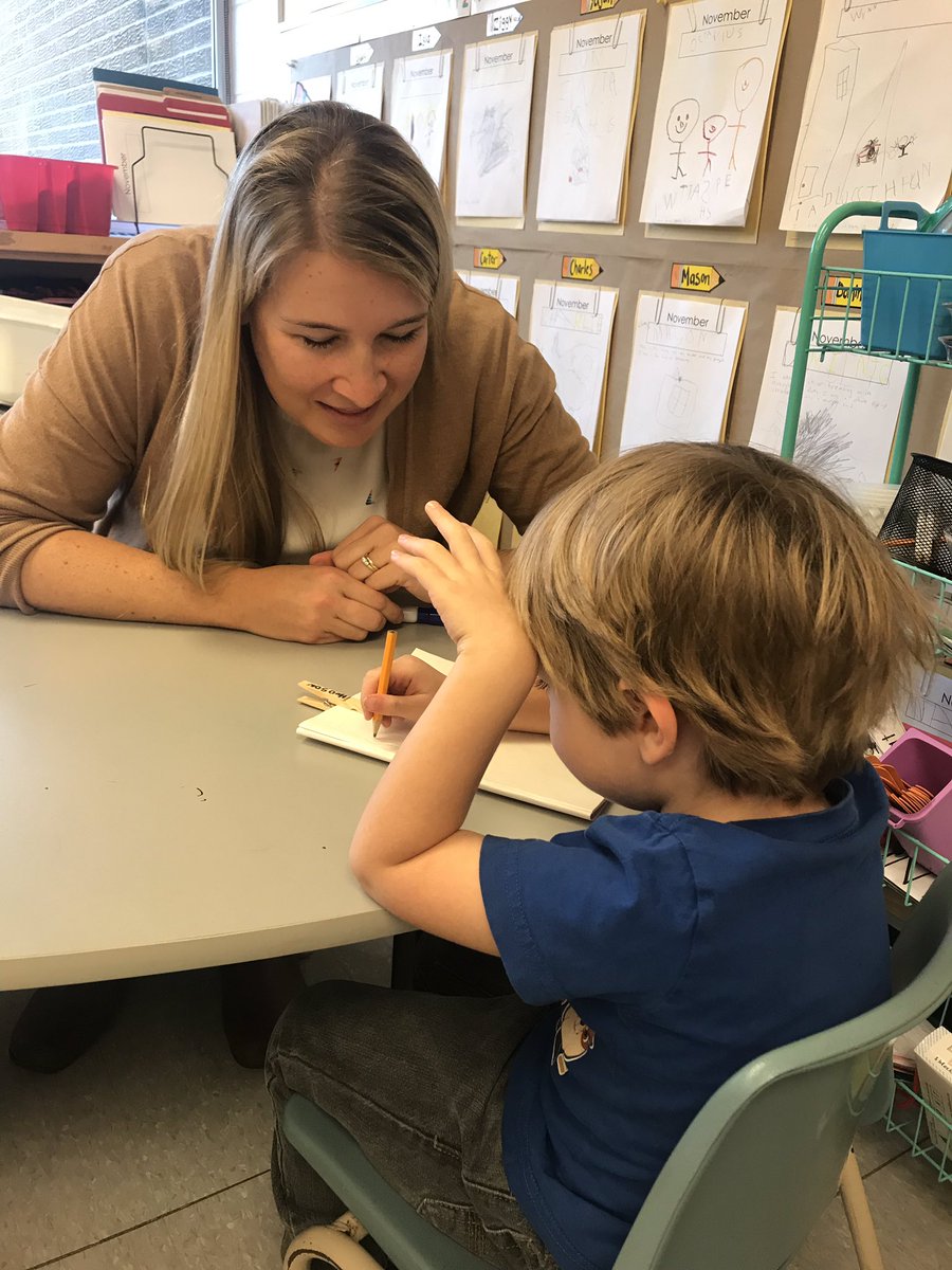 stceciliahawks's tweet photo. When we are engaged in learning, our students are engaged in learning. Happy Monday 📚
#engagedinlearning #guidedsupport #learningtogether https://t.co/WQrmIwsDtK