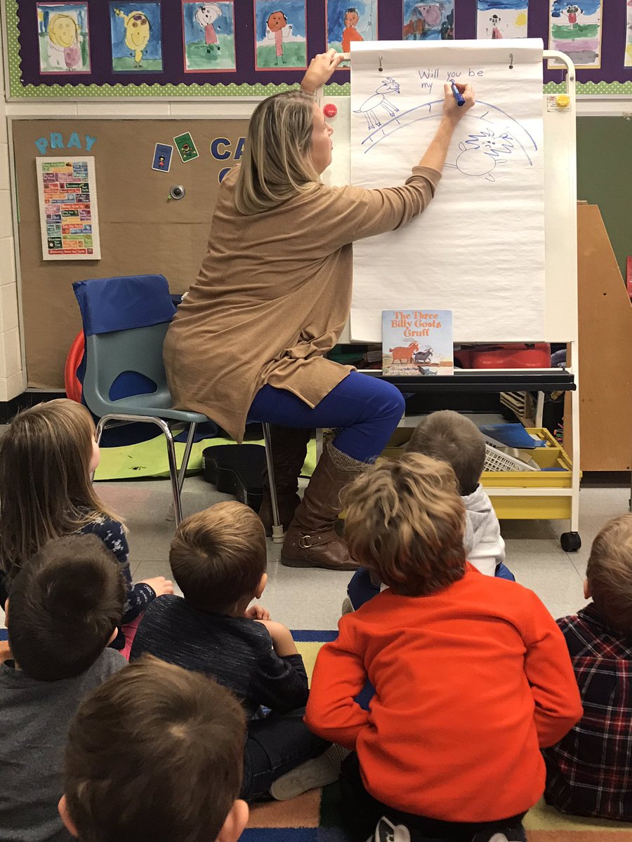 stceciliahawks's tweet photo. When we are engaged in learning, our students are engaged in learning. Happy Monday 📚
#engagedinlearning #guidedsupport #learningtogether https://t.co/WQrmIwsDtK