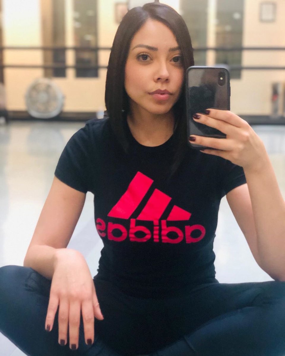daliaduartecan's tweet photo. Nuestra reina @daliaduartemx se encuentra desde muy temprano trabajando muy duro para los ensayos de la gira de @lacademiaazteca desde @DanzaTres 💃 💜 https://t.co/RMVfEYt0pe