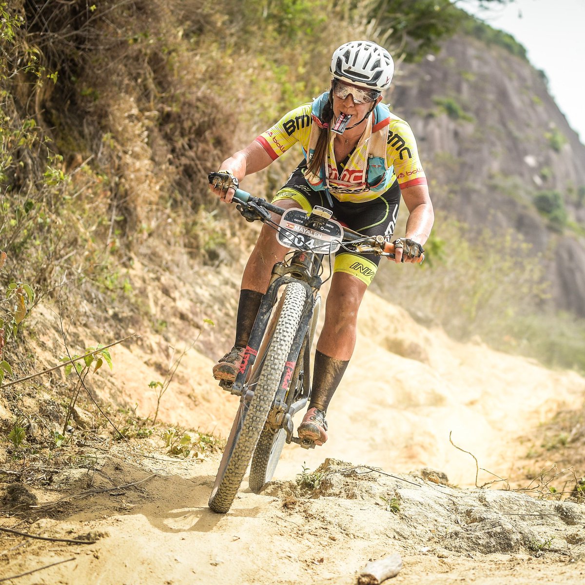 maiafish's tweet photo. Multitasking 🤹♂️ 🤣
#cycling #mountainbike #ride_bmc #inverseteams #bollé #codinachcoach #abquirosport #ridelikeagirl https://t.co/9QbqMkbSUR