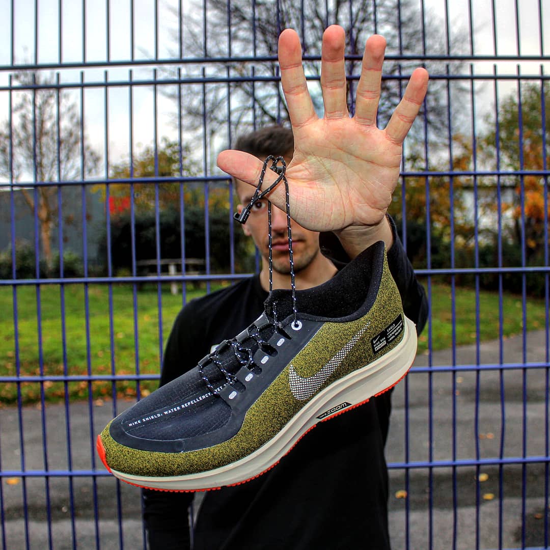 stevegrayfs's tweet image. Like a couple of wet suits on your feet 👟💦😁 #NikeShield