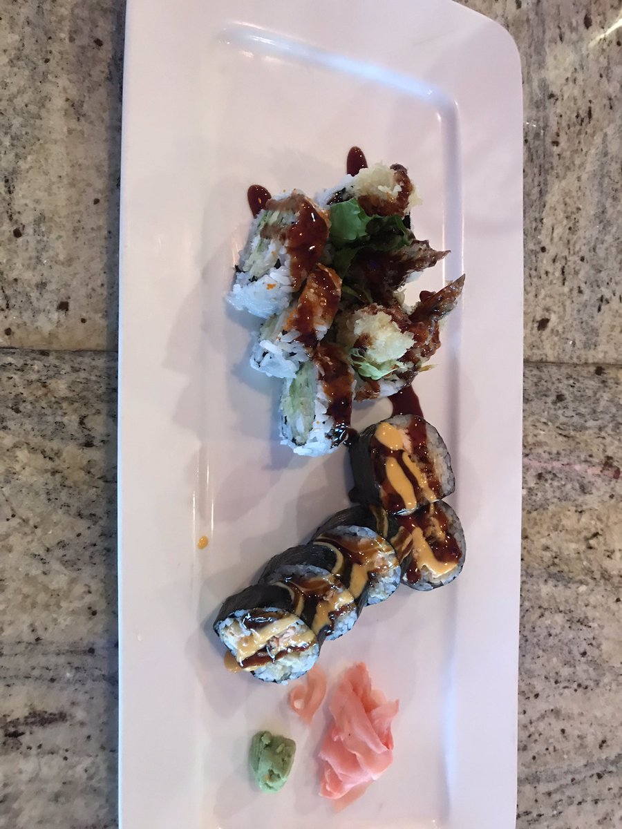 cmikolazyk's tweet photo. Just the way to start the short week off! #sushishop #yomato https://t.co/2BKvFuUUWg