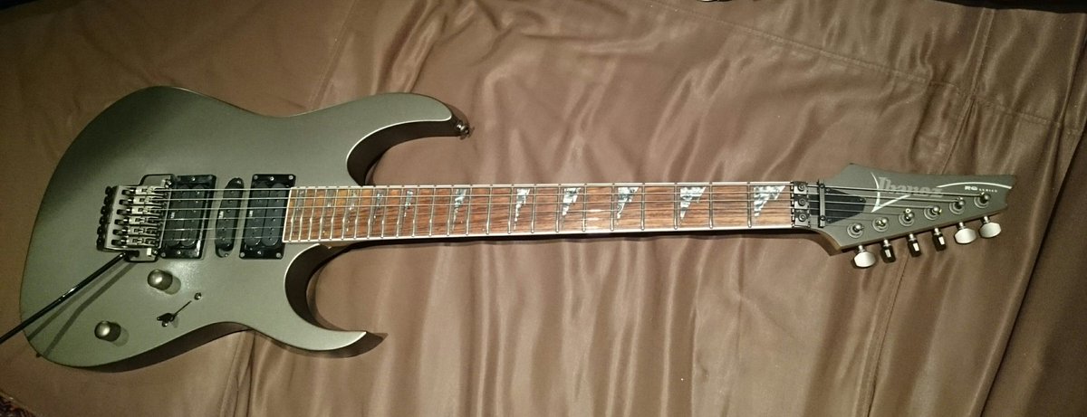 Suuded's tweet photo. My new preciousss. Just needs decent pickups. Any suggestions?
#Ibanez #RGSeries #reversedhead https://t.co/DmMe4Srdlp