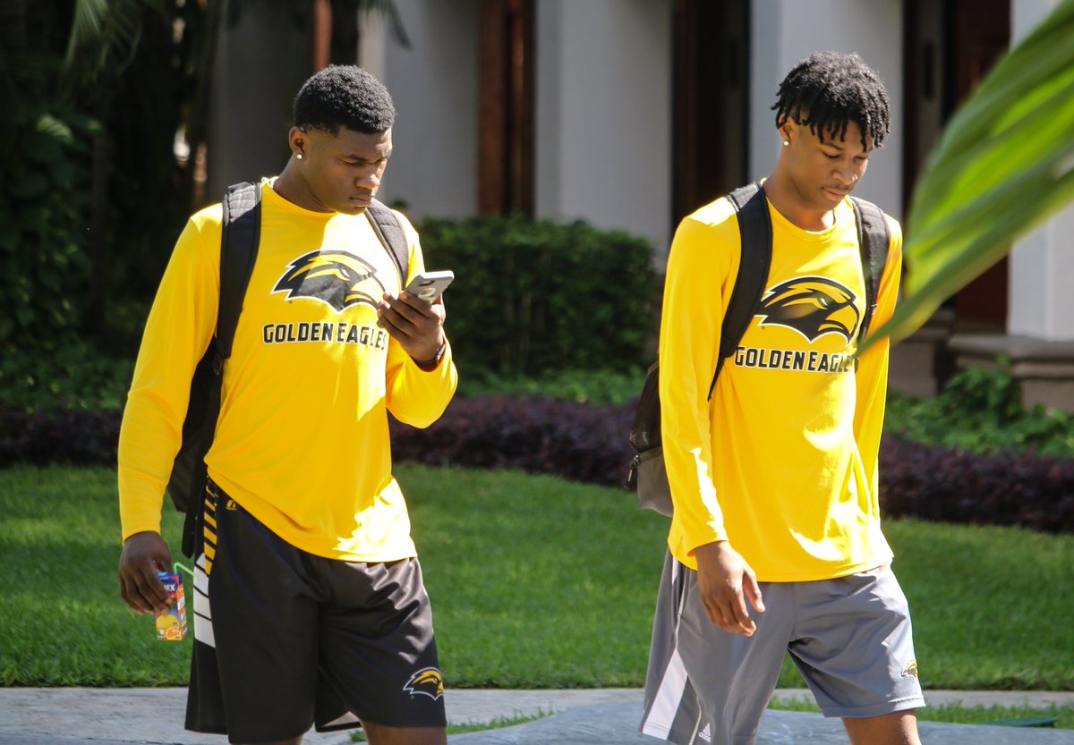 Bryant Moore (Coach_BMoore) Twitter