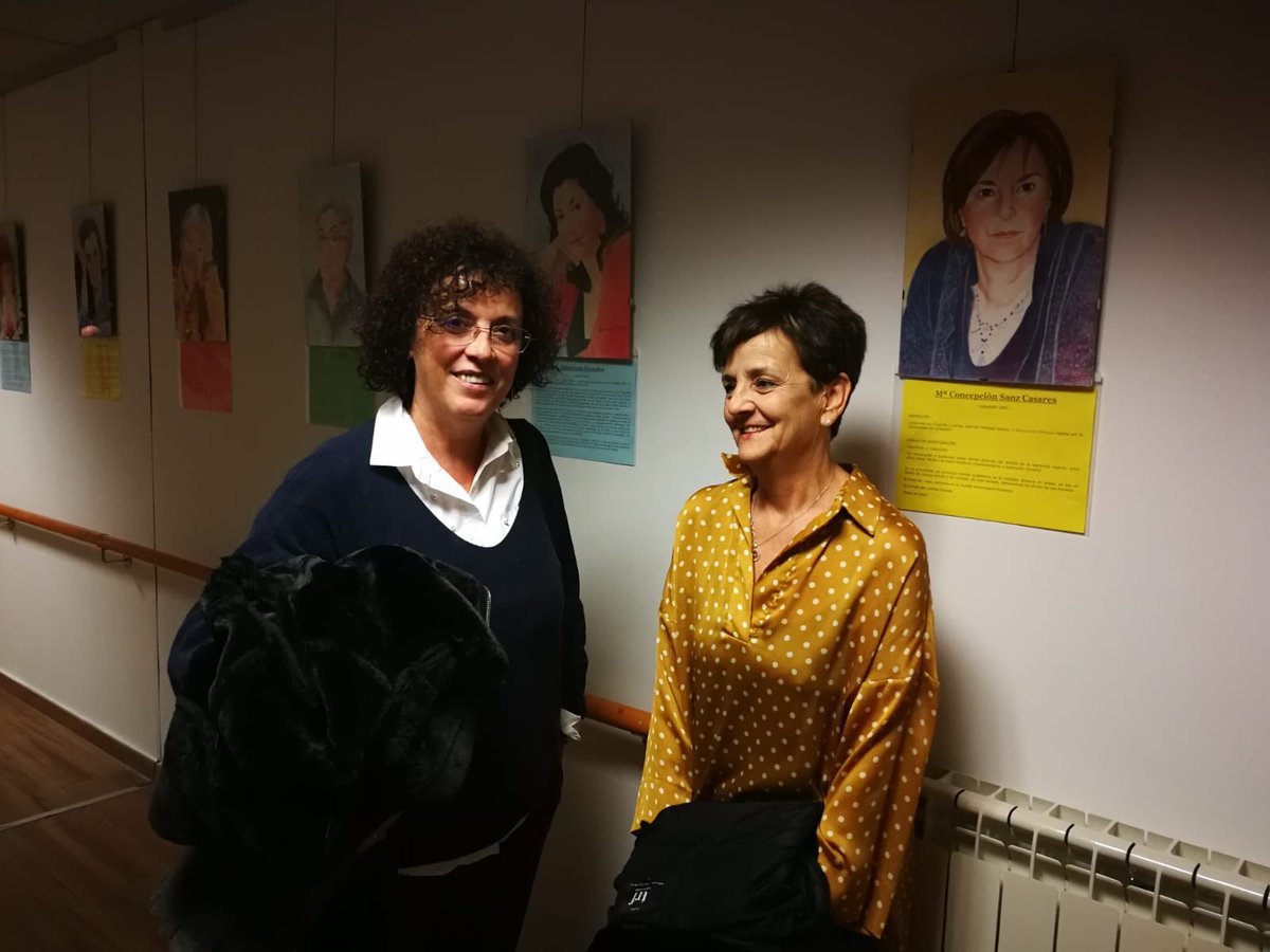 AyuntamientoVLL's tweet photo. 👩🏻‍🎨 Una gran exposición multidisciplinar en el que los vecinos de #HuertadelRey, #Girón y #VilladePrado muestran que la ciudadanía es esencial para que #Valladolid sea una ciudad con vida y creativa.

Hasta el #30deNoviembre... ¡No te la pierdas!

#ValladolidSocial https://t.co/rinQe4cQBh