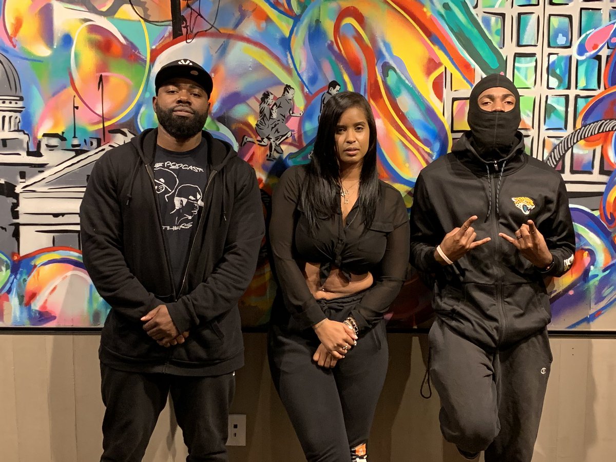 PodcastBrothers's tweet photo. @AudioFamNetwork presents Episode 112 from #ThePodcastBrothers Wit special guest Dez‼️ #PodbrosNj 

Our guest cuts up Jordan’s creates art with them... true story‼️ 

#PodernFamily #podcast #podsociety #comedy #artist #shepaints 

https://t.co/oW5djjrTUR https://t.co/pBBwstepQQ