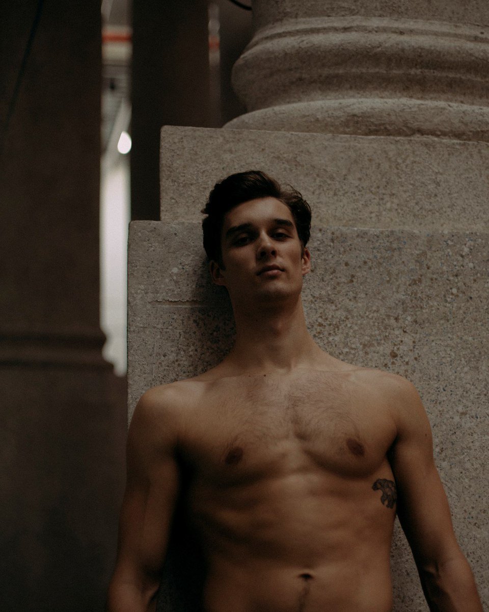 The boys of the royal ballet: anothermanmag.com/life-culture/1… via <a href="/AnotherMan/">AnotherMan</a>