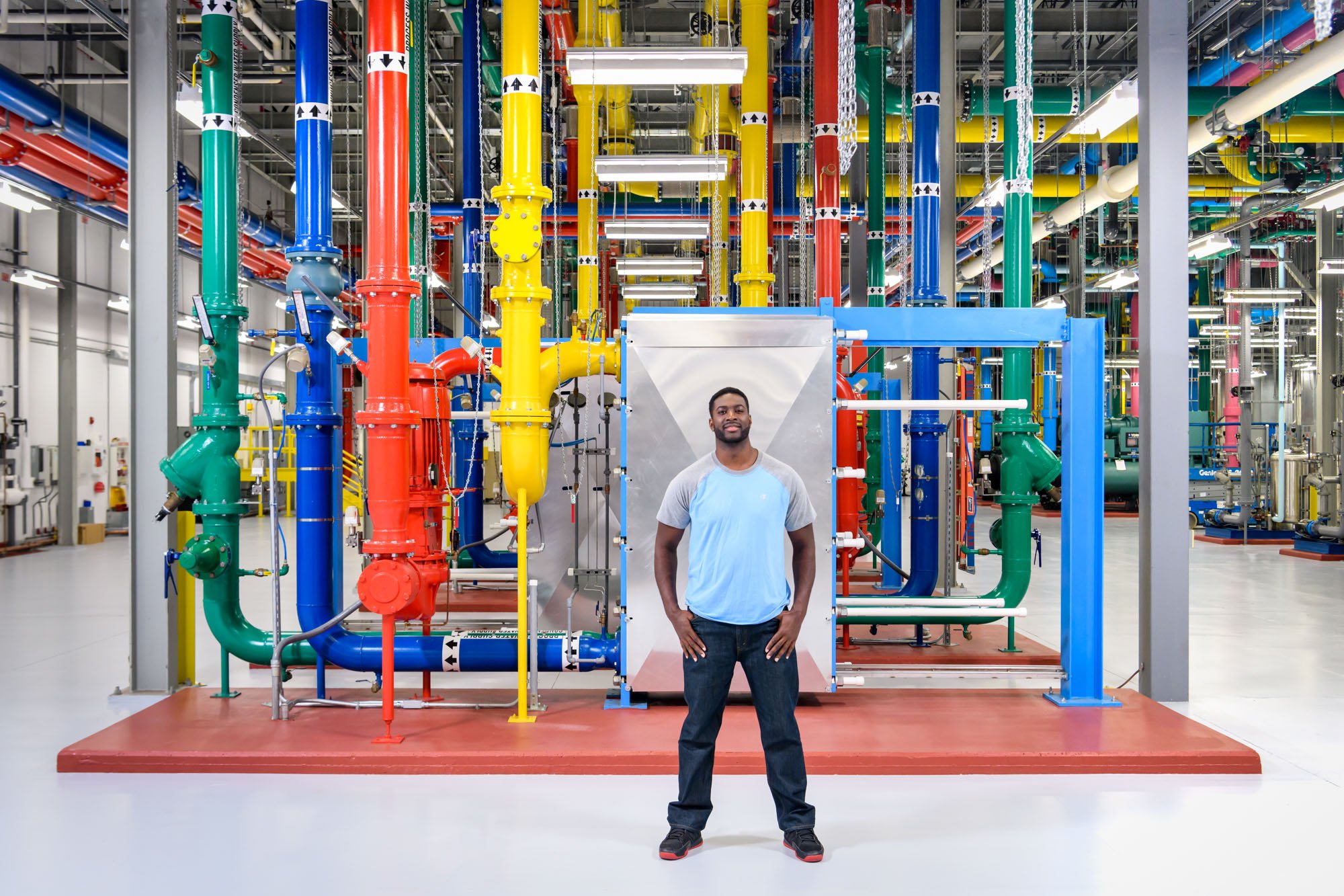 Life At Google On Twitter Take A Look Inside Google Data Centers life-at-google-on-twitter-take-a-look-inside-google-data-centers
