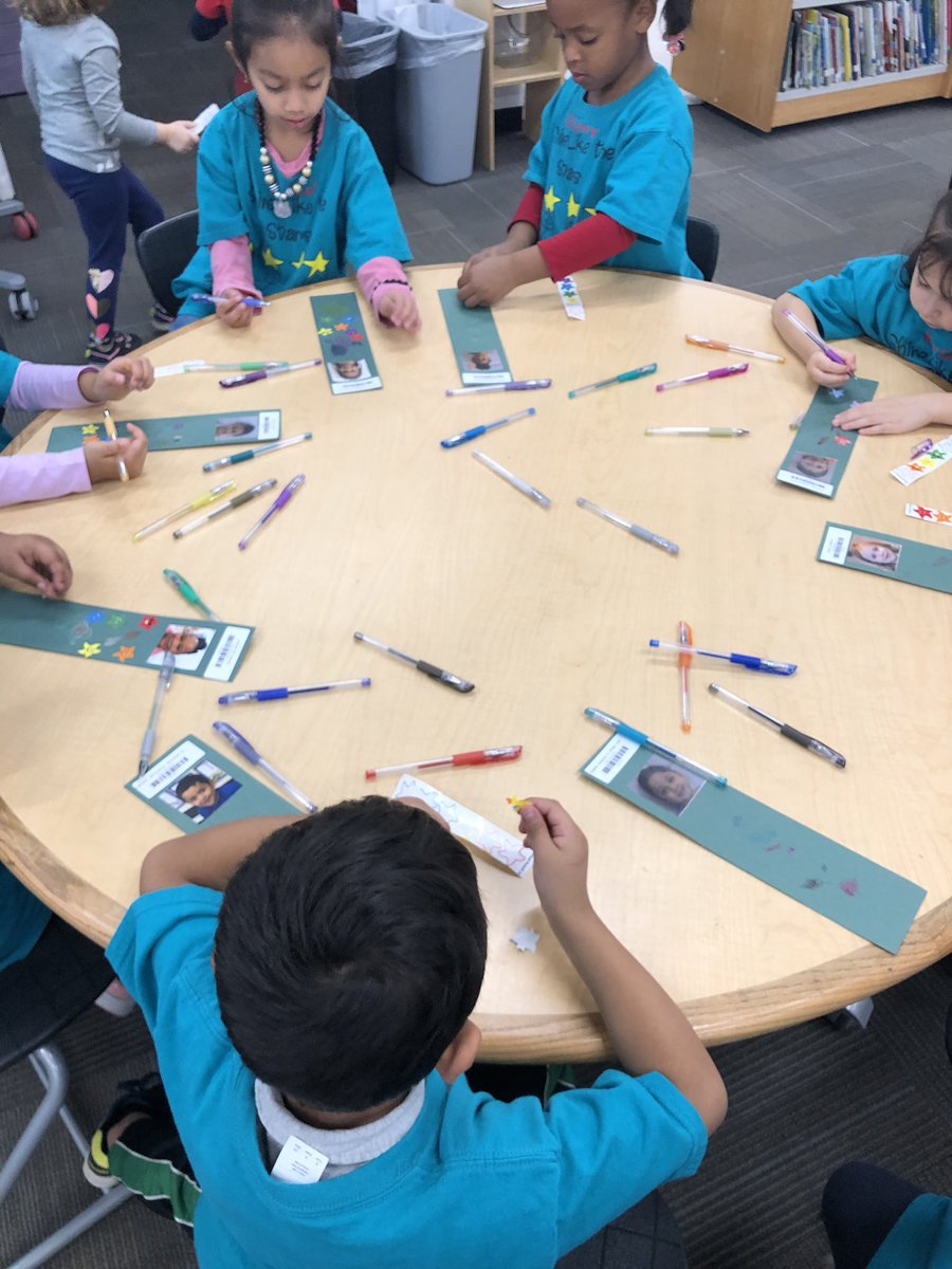 MrsBalazs's tweet photo. Bright stars @CaleElementary personalizing barcode bookmarks, makes checkout a breeze!  Gel pens and scratch n sniff stickers too! #acpslibs https://t.co/BC6HkN7buh