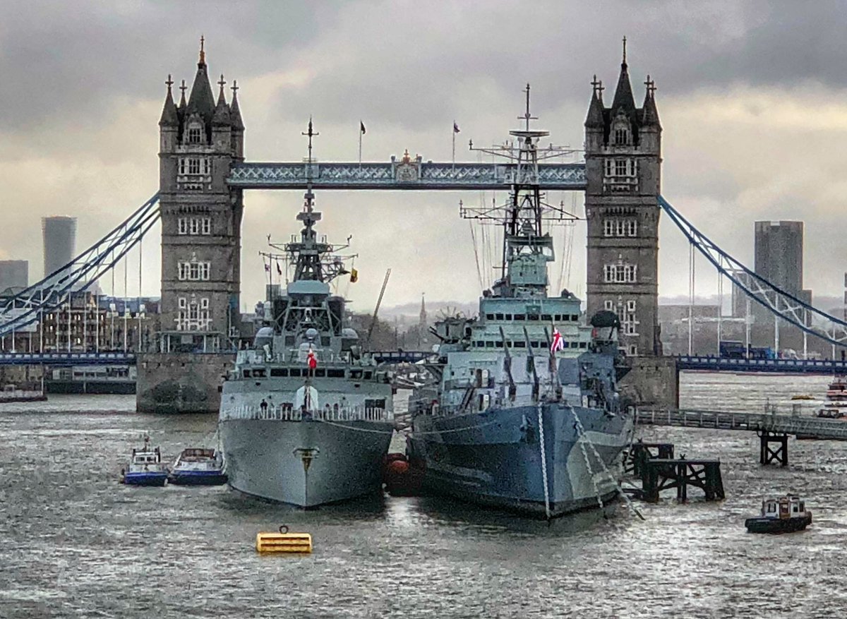 #HMCSHalifax this morning @CanadianUK @RCN_MR @ThamesPics