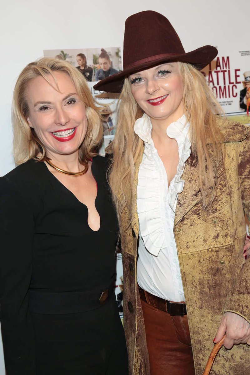 tomjenkinsacts's tweet photo. With designer and stylist #zsazsabodizs for @MeredithActress at @IAmBattleComic #DisconnectedFilm screening #designer #stylist #style #fashion https://t.co/H5SGd5Npw5