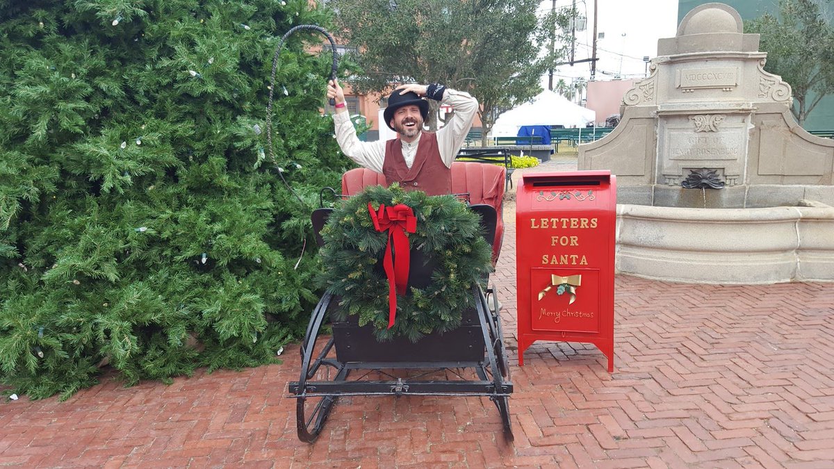 PickledBrothers's tweet photo. Holiday Time with the Pickled Brothers Circus https://t.co/qZjsHsx5Ko https://t.co/Y4Fw1gToSB