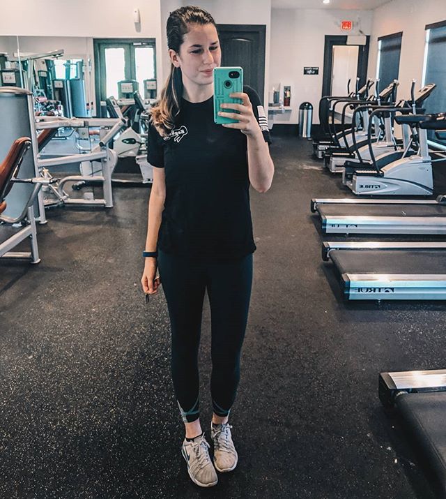 geeko_friendly's tweet image. Same pic. Different day. Took it easy with a quick mile on the treadmill. It&apos;s technically my day off as I only have 4 planned workouts a week but I am feeling under the weather and wanted to move my body. .
.
.
.
#healthcoach #healthandwellness #healthy… ift.tt/2TrJqKv