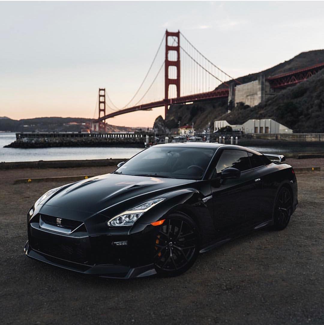 JustVehicles's tweet photo. I MUST own a GT-R one day 😩 https://t.co/EiWskIO8IF