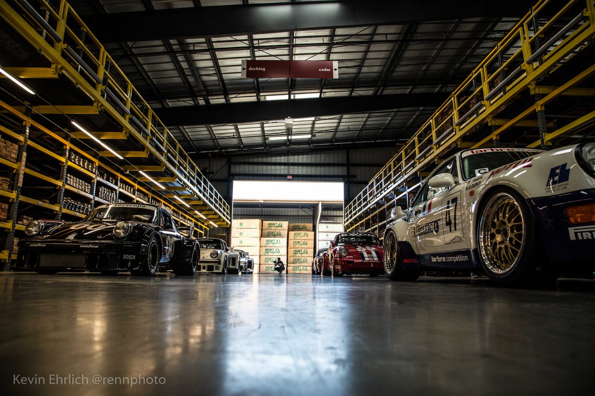 RennPhoto's tweet photo. Still one of my favorite #luft5 pics - the lone snapper searching for the shot before the avalanche of bipeds. @Luftgekuhlt @pLmotorsport @tpap54 @GanahlLumber #luftgekuhlt #Luftgekühlt #porsche #aircooled #TBT https://t.co/olVT2hmHLe