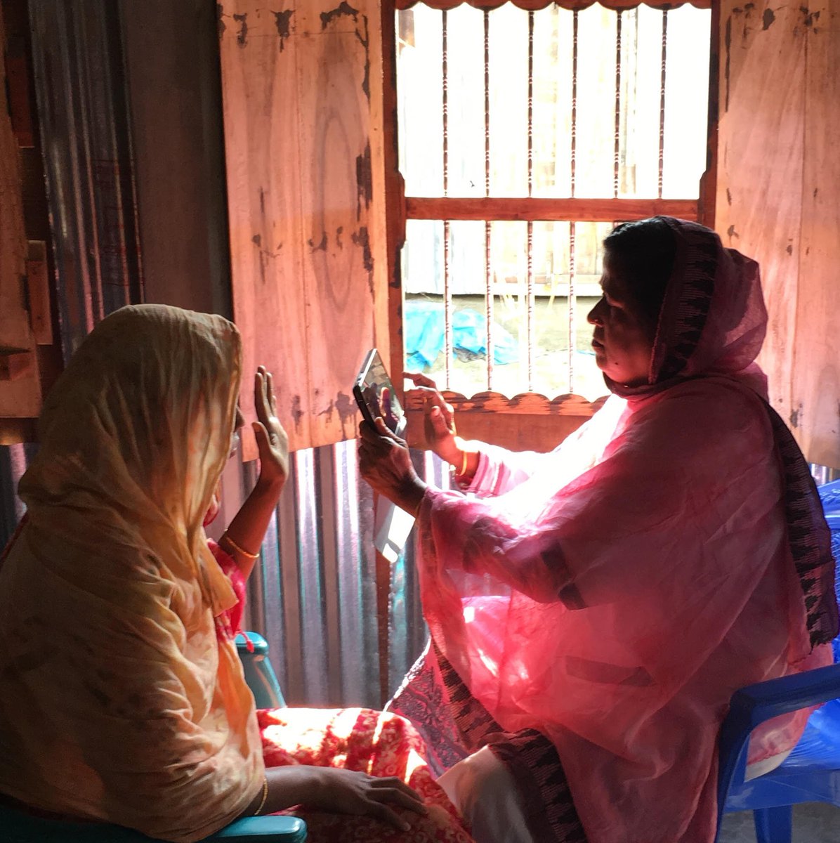 eRegistries's tweet photo. Today, "Liza" met with a family welfare assistant in Matlab, Bangladesh to receive antenatal care at her doorstep. We're working with #Element, @icddr_b, &amp; Bangladesh MOH on a mobile biometrics+registry system to give her care providers quicker access to her vital health records. https://t.co/Oej0oahAfi