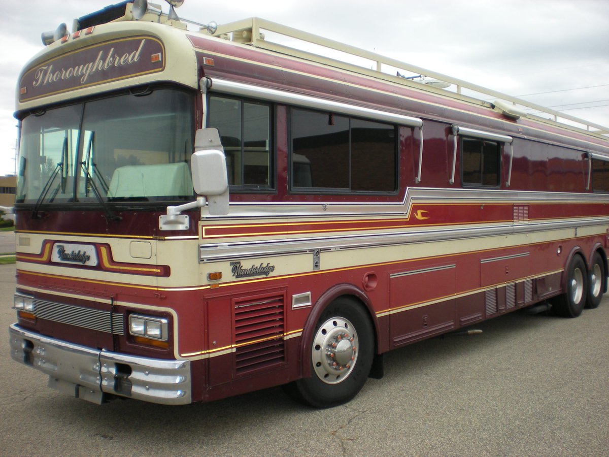 I finally picked up this BEAUTIFUL 1985 #bluebird #wanderlodge PT40 today 6V92TA Detroit Diesel