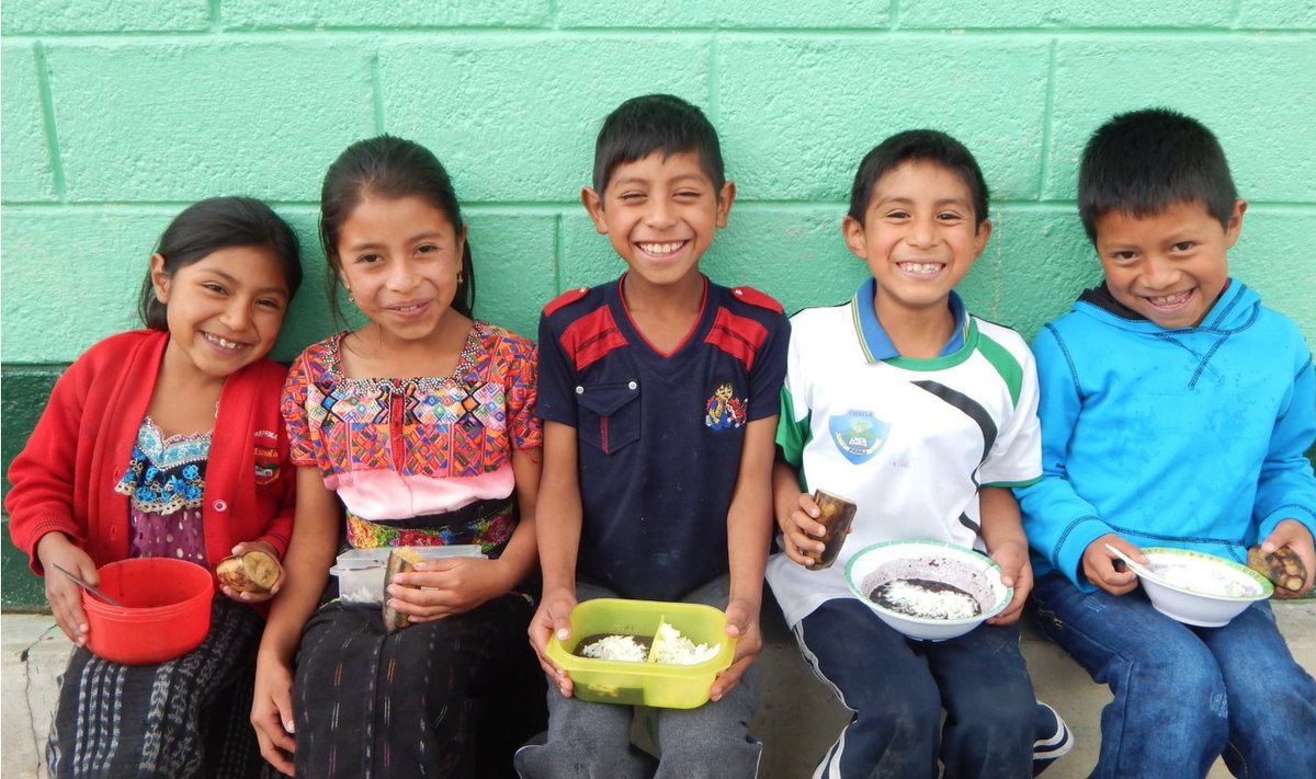jacquesprestige's tweet photo. Remember we are collecting money before and after school for Mil Milagros, an organization that provides healthy meals to children in Guatemala.

“We aren’t hungry now because of the food from Mil Milagros.” — child https://t.co/KKuXjs4r3A