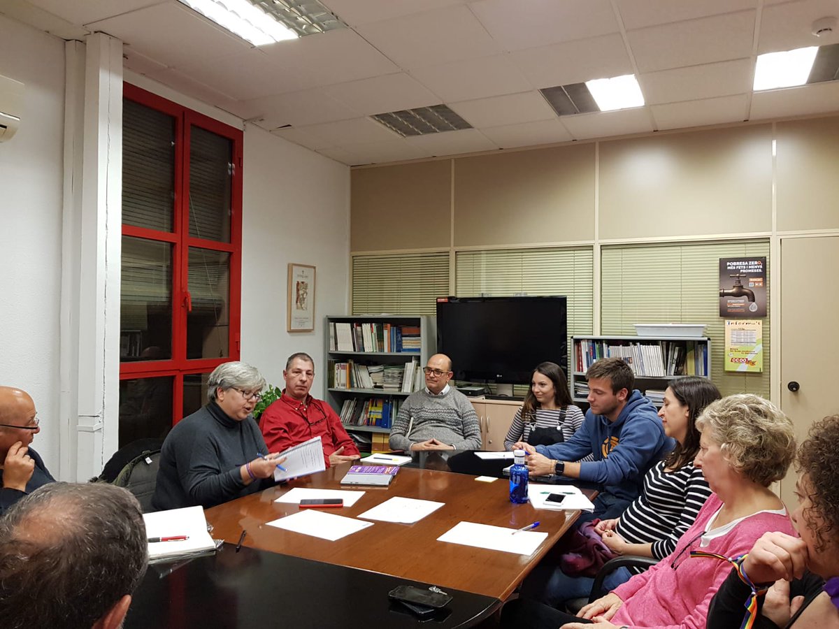CarlosDPonciano's tweet photo. #EsElMomento 
La FECCOOPV amb el Grup LGTBI 
Fem Escola Inclusiva i Diversa
👭🏾👭👫🏽👫🏾👬🏽👭🏽👫👫
@educacio_ccoopv @XeloValls @BegoCCOOedu @IDescals 
#LGTBI #VotaFECCOOPV
https://t.co/pEUXlf5dyG https://t.co/zjCW4kpf18