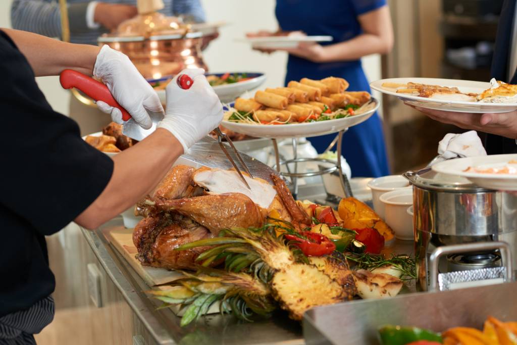 Don't feel like cooking? That's ok, these Metro Detroit Restaurants offer great Thanksgiving options. ow.ly/3sq630mFU88