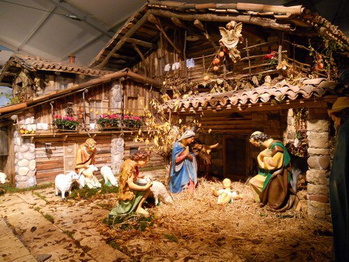 CalabriaTw's tweet image. In vista del #Natale ci auguriamo che non si ripetano ancora episodi come quelli degli anni passati che hanno portato a vietare canti e presepi in nome di un malinteso multiculturalismo. Il rispetto delle altre culture non si facilita negando le nostre tradizioni.