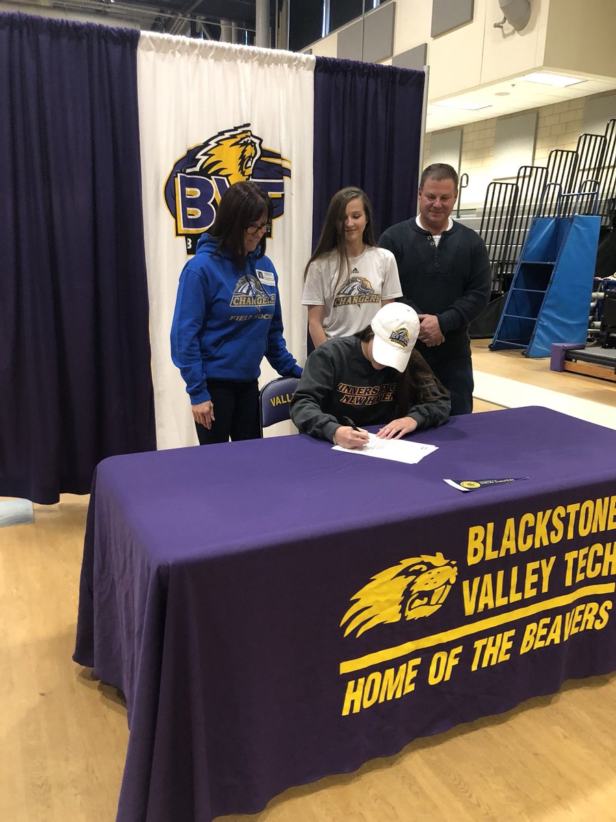 BVTBeavers's tweet photo. Excited to honor senior Zoe Mahoney who signed her NLI to attend University of New Haven to play Field Hockey! Congrats!!! @bvt_2019 @tgsports https://t.co/QWYvVqlKKi