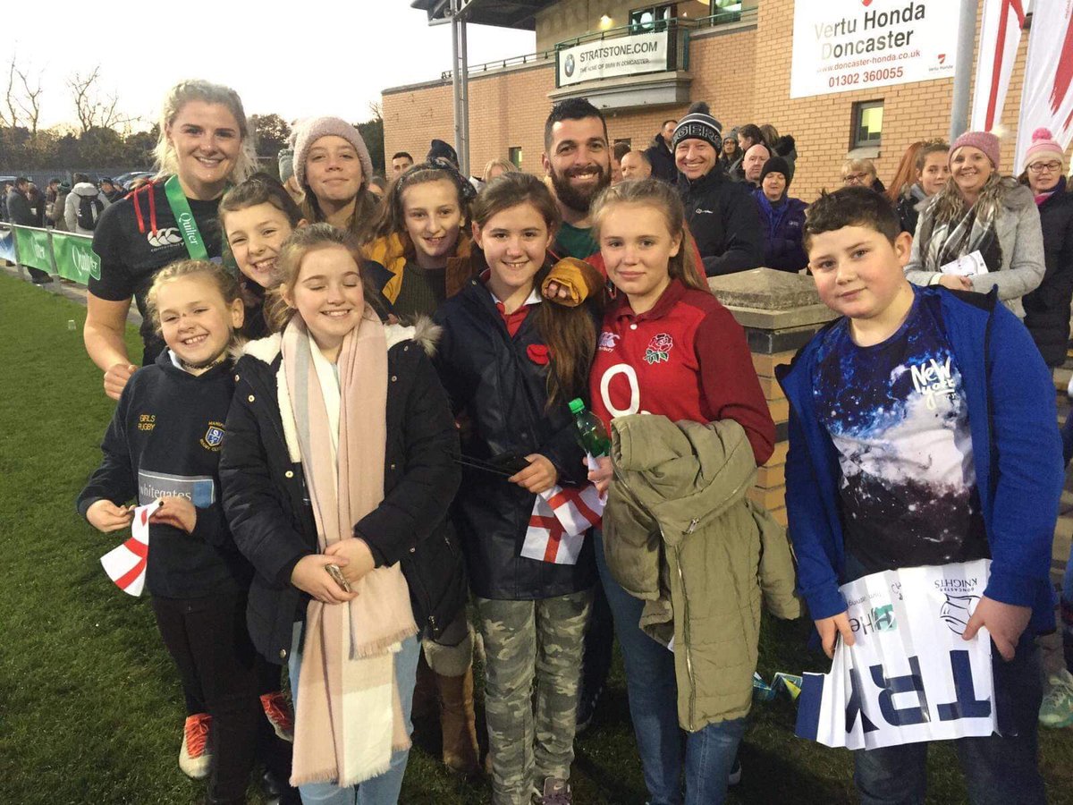 MRUFCGirls's tweet photo. The @MRUFCGirls #mrufcunder13s were on a mission yesterday to get as many player photos as possible with @englandrugby @rugbycanada @o2sports @quilterrugby @doncasterknights #weartherose #sheisvictorious #redroses #rolemodels #ladiesrugby #thisgirlcan #sherucks #rugby https://t.co/LJ4MWrl6HE