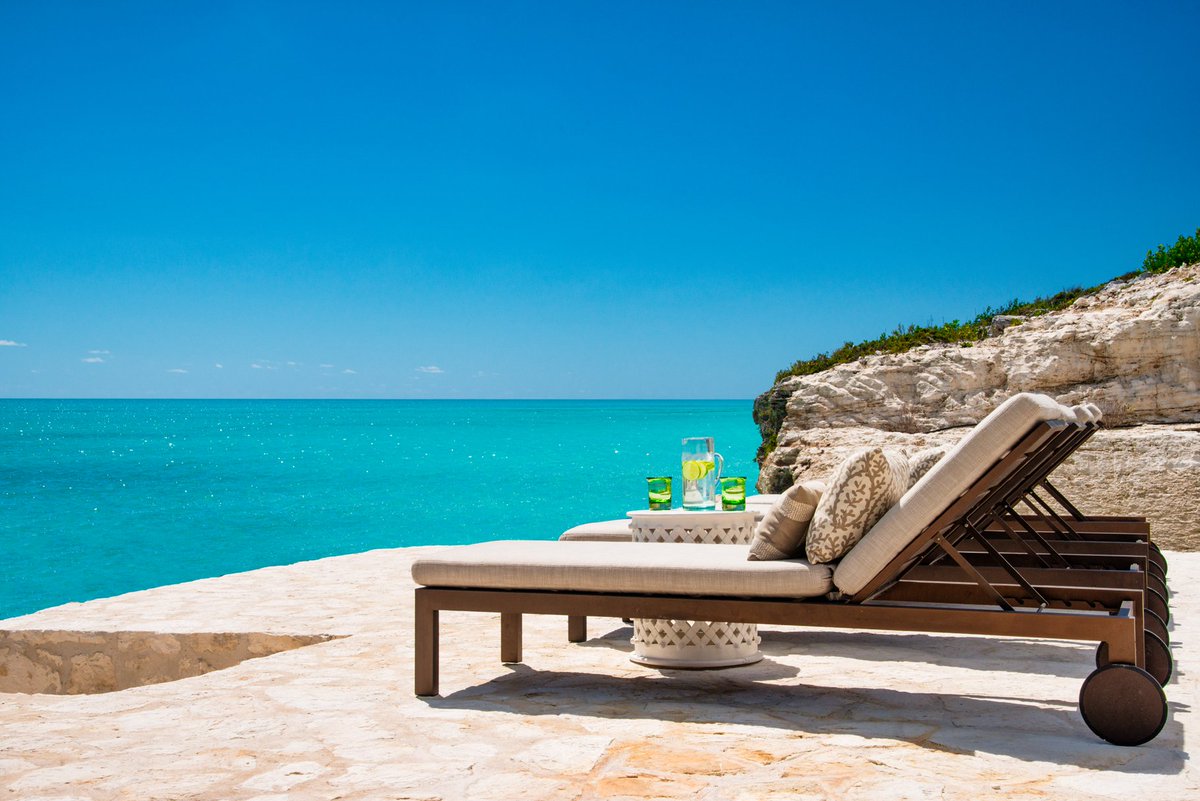 Seasonal non-stops from Chicago and Boston start on 12/22/18 with #AmericanAirlines

Book your winter stay now #caribbean #turksandcaicos

tkcavacationrentals.com/vacation-renta…