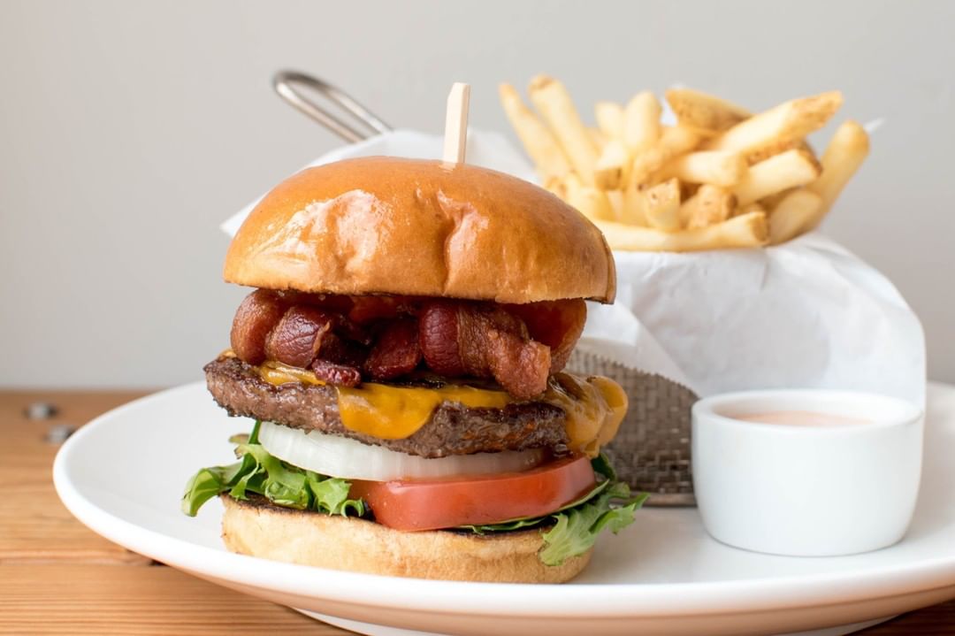bitesoregon's tweet photo. "We ordered tempura green beans with spicy dip and #AllAmerican burgers. The burger?? We haven't stopped talking about it. Incredibly moist &amp; packed with flavor. We are big time #foodies and this place is our new #1. No exaggeration." Thanks, Lindsay! #BitesRestaurant #pnw #pdx https://t.co/1zHEeRnXjP