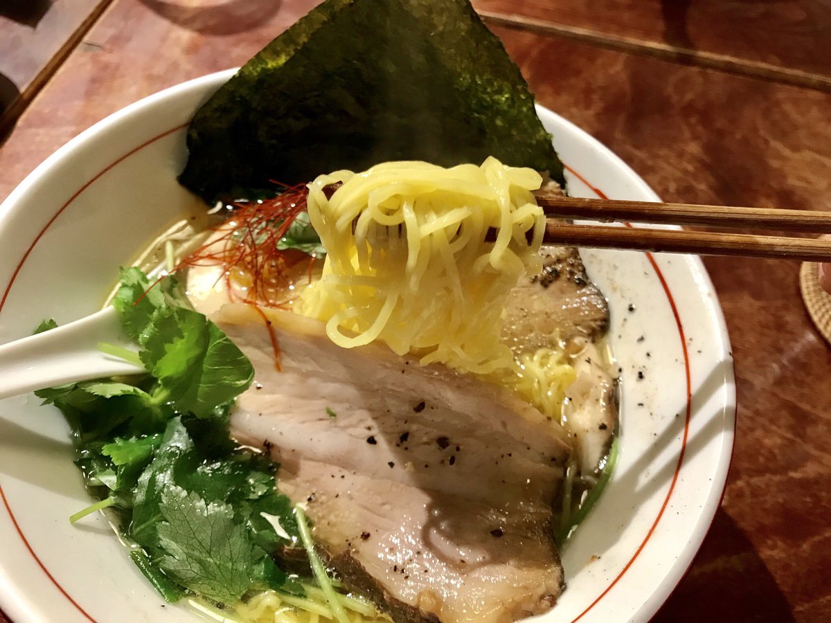 kassouzaru's tweet photo. 昨夜の飲み会は久々に締めのラーメンまで辿り着けました☆
#長野県 #須坂市 #蔵の街 #古民家 #リノベーション #居酒屋 #枠屋 #飲み会 #締めのラーメン #ラーメン #塩ラーメン #美味しい #完食 #wakuya #suzaka #nagano #japan #ramen https://t.co/41mrtaPwMD