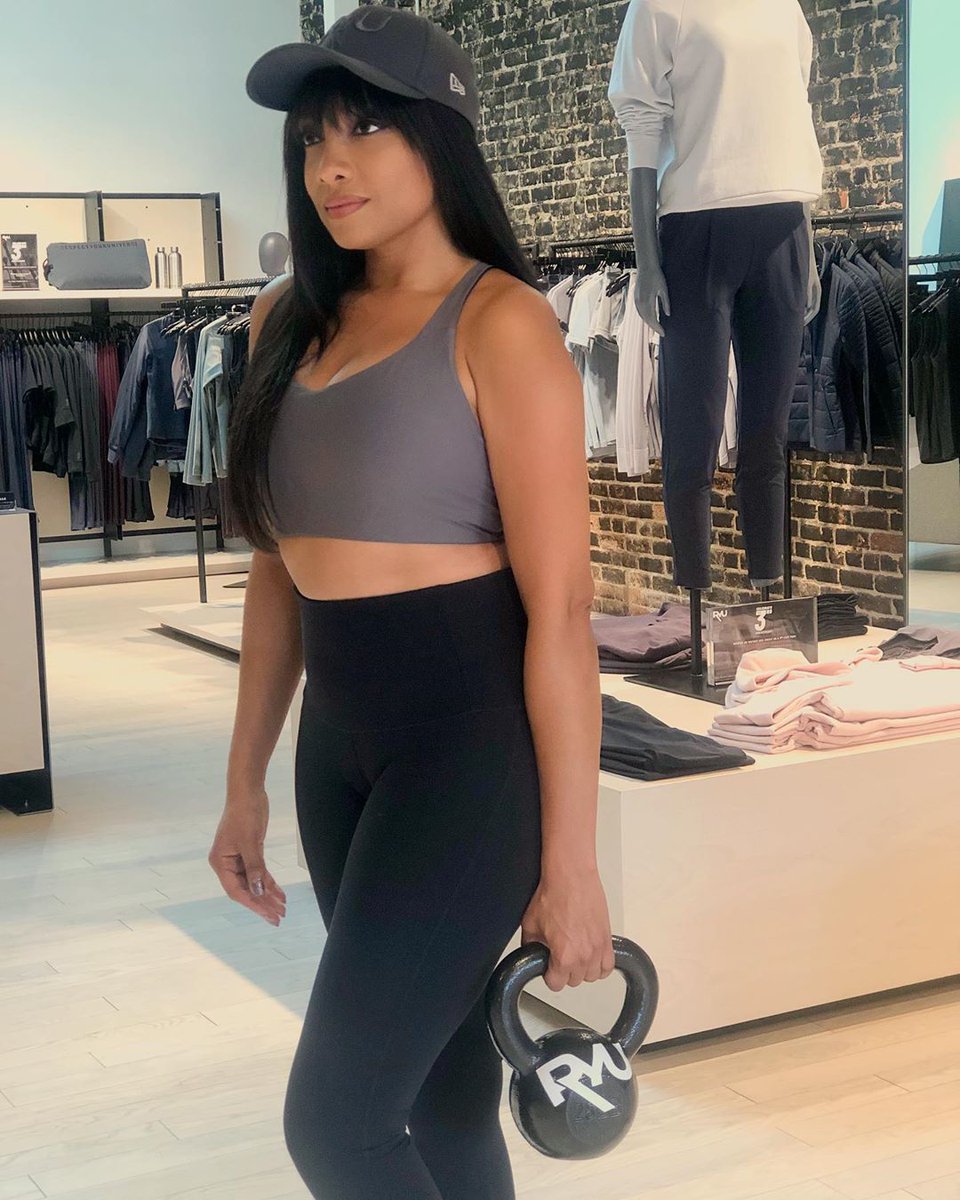 RYU_apparel's tweet photo. Why are we doing #RYUOneMoreRep for mental health through the whole month of November? ๐ง
๐ https://t.co/WH6AlDGE9n
๐ธ: @SheleaMusic
#YourUniverse
#RespectYourUniverse https://t.co/KusnFEhQqL