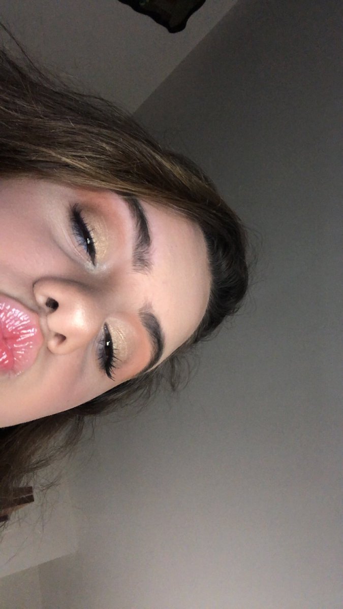 sn_nonaj's tweet photo. @jamescharles YOUR PALETTE IS BEAUTIFUL BUT IT WOULD BE BETTER IF I KNEW HOW TO DO MAKEUP AHAH IM IN LOVE, I AM ALSO BUYING YOUR MERCH AND THE TWINS @GraysonDolan @EthanDolan MERCH BEST CHRISTMAS EVER https://t.co/RRT01yz82v