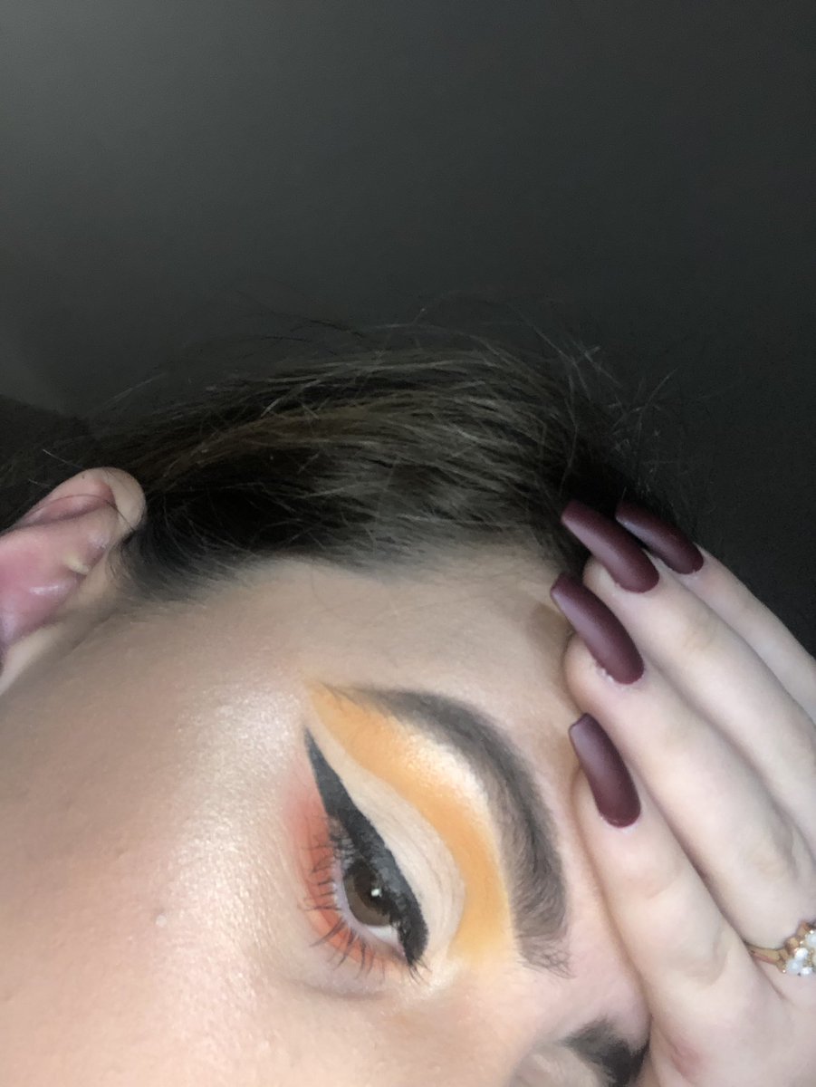 sn_nonaj's tweet photo. @jamescharles I literally need you to make face products too and I’ll be happy https://t.co/M2D8rkMyj3