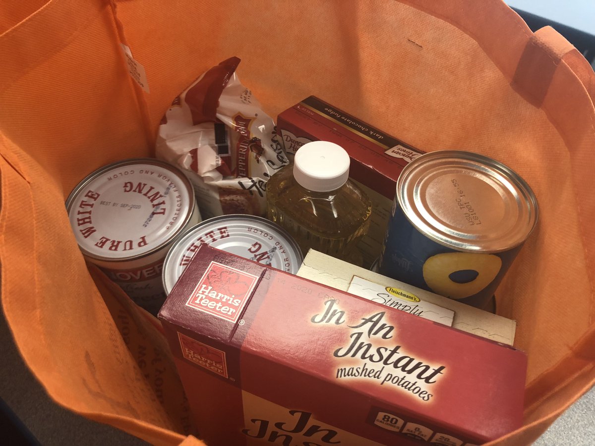 OARjustice's tweet photo. A huge thank you to @StMarysArl for donating all these #Thanksgiving gift bags for participants in our Reentry Program! We are so grateful that you have kept OAR participants in mind during the holidays and for your continued support of our mission! #community #reentryneeds https://t.co/VGAvDJbq0k