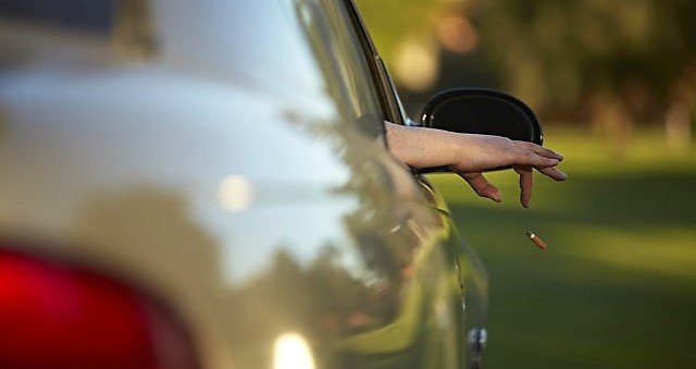 VicGovEPA's tweet photo. If you see someone throwing #litter from their car, we want to hear about it. #Reportlitter to 1300 372 842 (1300 EPA VIC). https://t.co/ufEXKjkKrM