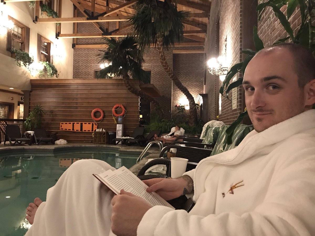 Some images from an amazing weekend at <a href="/gather_north/">Gather North</a> ❤️. Already looking forward to next year. 

My boyfriend Julian joined me this year. He was a huge fan of the fancy hotel 😂.