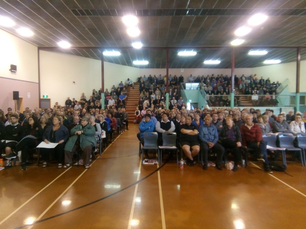 What a fab bunch.... <a href="/NZPPTA/">Teachers@ PPTA</a> listening to our comrade from <a href="/NZEICampaigns/">NZEI Campaigns</a> sharing messages of solidarity #bringoutthebest
