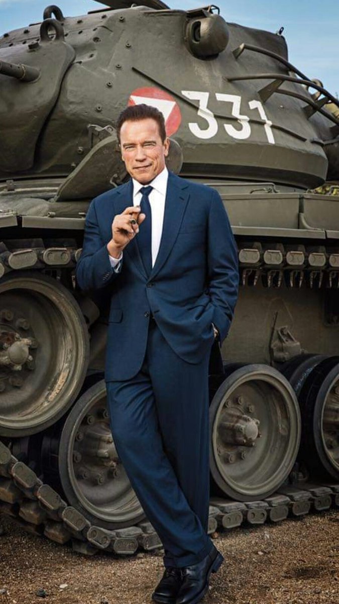 ハッシュタグ 初めて買ったギターは真っ白なフライングvで買ったその日にケンカでぶっ壊しました