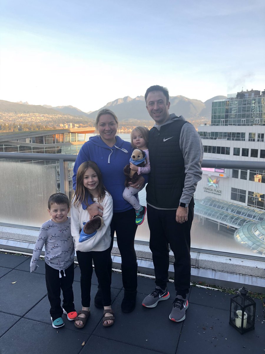 World class, amazing city.  Fun times.  Found a way last night. Wasn’t  pretty. It’s ok to admit the black unis were 🔥. Onto the next one.  Grateful for all the fans that came up to support! #SkiUMah #VancouverShowcase