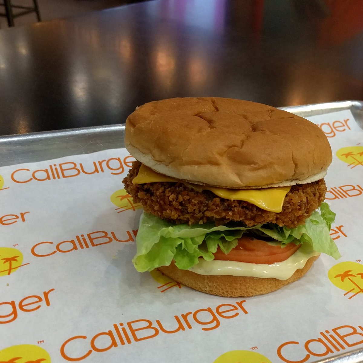 CaliBurgerCA's tweet photo. Wanna know the best way to eat a mushroom? Fried and made into a vegetarian burger. #mushroom #portabello #vegetarian https://t.co/RcWQuSB27N