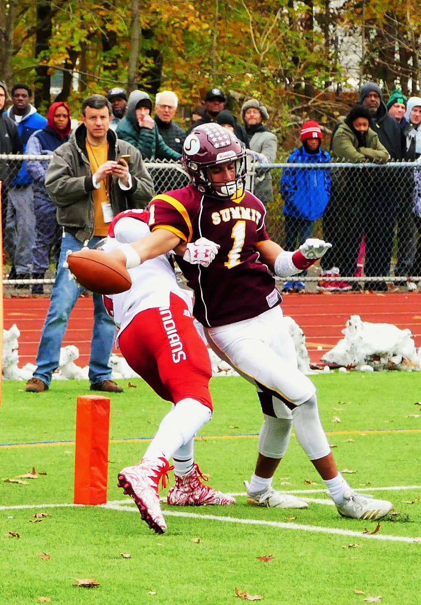 NANNPHOTO51's tweet photo. NJ HS Football N2G3 Final Summit vs Rahway photos & digital at https://t.co/ex6QCy9kKN #NJfootball #SummitNJFB #rahwayfootball #Summiths #Rahwayhs #SummitAthletics #RahwayAthletics @RahwayFootball https://t.co/q1TDwJW4aG