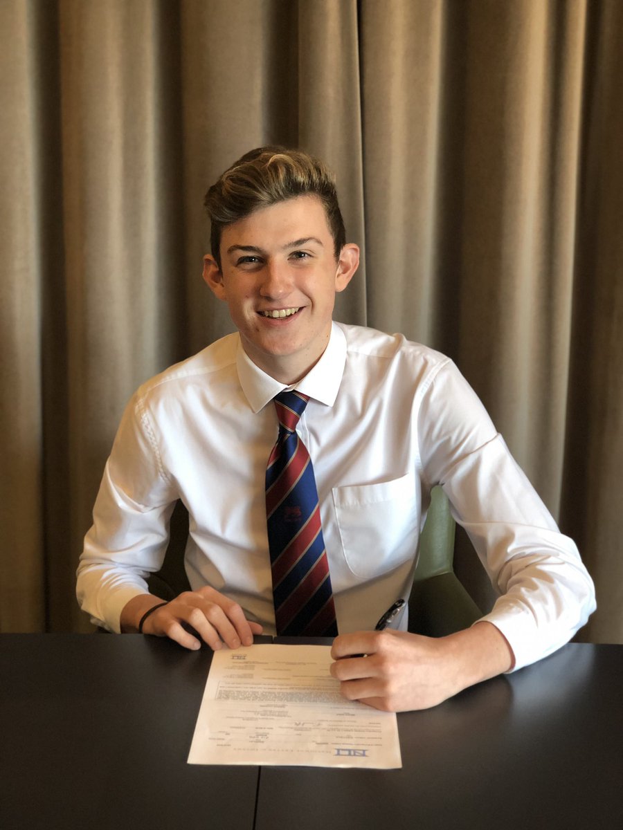 BarclayBrown6's tweet photo. Finally signed for @StanfordMGolf this week. Can’t wait to get started in 2019 Fall working with @cardcoachray and joining a great team. Going to be a blast❤️💪🏻 #GoCard https://t.co/4SNMZwsKGf