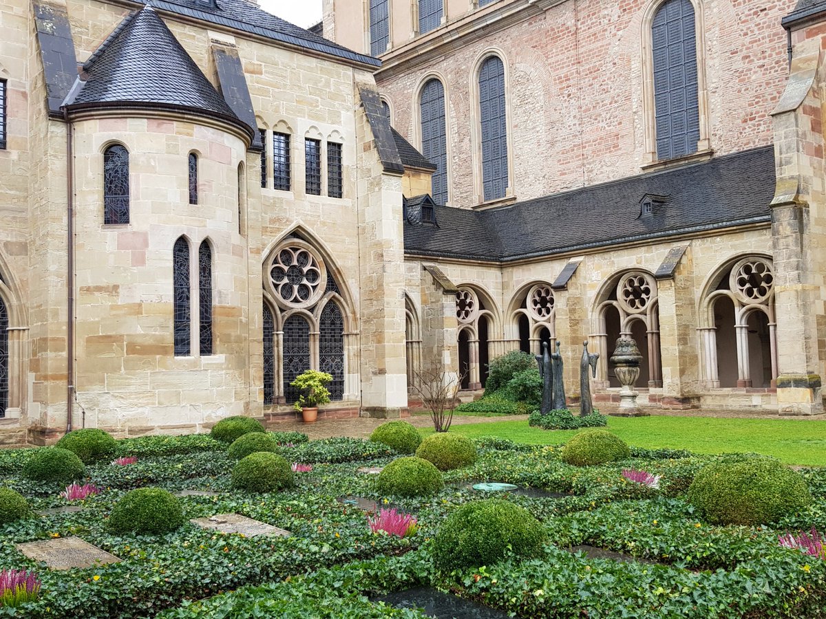 krisporelmundo's tweet photo. Hace unos días regresé a #Alemania para visitar Trier, la que dicen es la ciudad más antigua del país y que hace gala de poseer un importante patrimonio artístico de la época en la que fue ciudad romana y se llamaba Treveris #triererleben #visittrier https://t.co/oS85qSEArG https://t.co/YUwGhgvjob