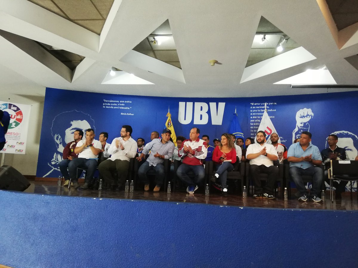 JuventudPSUV's tweet photo. #IICongresoFVEU La vanguardia estudiantil de Venezuela generando ideas para la #VenezuelaPotencia y en respaldo a @NicolasMaduro https://t.co/9ZjmFzyV62