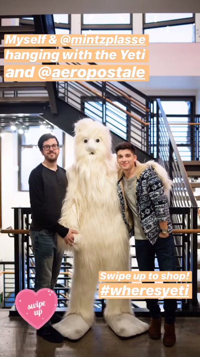 d0gteethh's tweet photo. Go shop @Aeropostale for 60-70% off!! (Just promoting for @TheSeanODonnell 😉) #WheresYeti https://t.co/6avLbrCtGp