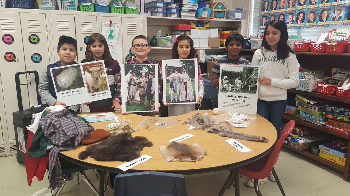 Life on the frontier in Mrs. Easley's class! #DCshines #desrocks