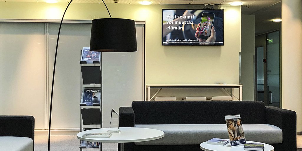 FT_FirstView's tweet image. Huomenna tapaat Firstiläiset HRx-tapahtumassa! Kannattaa olla kuulolla klo 13.50 kun DB Schenkerin Pasi Ripatti puhuu siitä, miten digital signage tuo tehoa organisaatioviestintään. #hrxhki #yritysviestintä